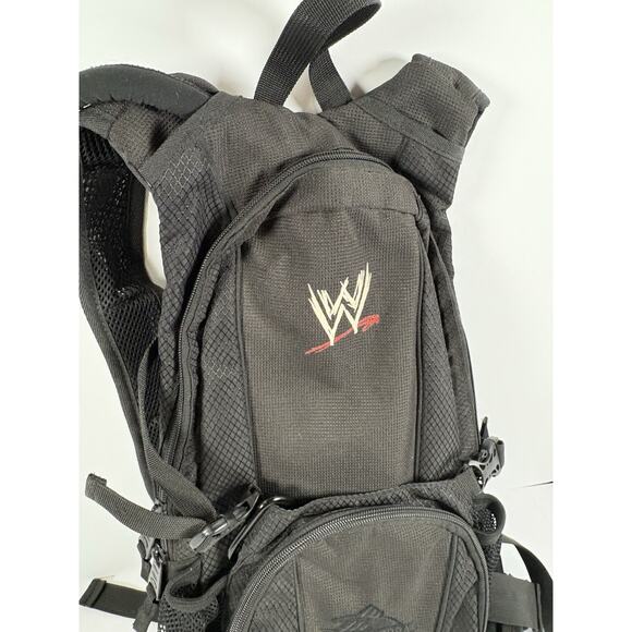 WWE High Sierra Hydration Backpack Black Water Bladder Hiking Pack main image 9